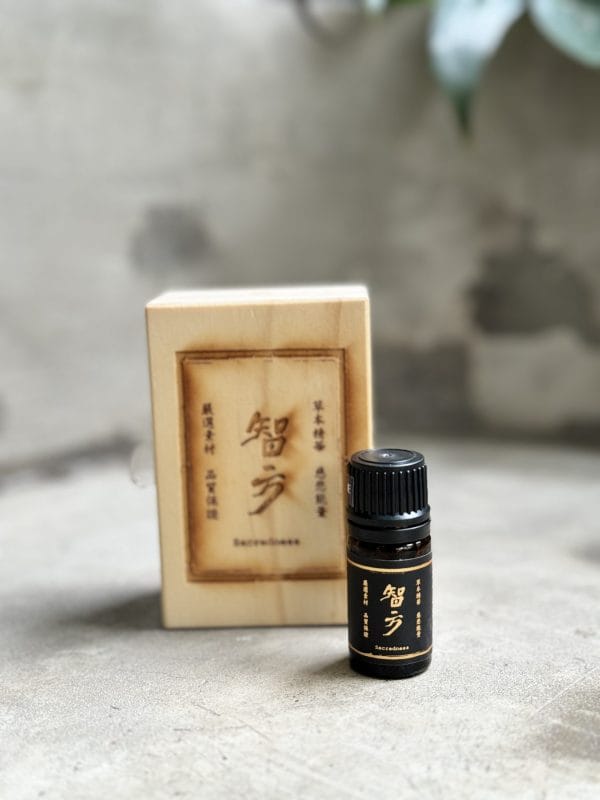 TINH DẦU TRÍ PHƯƠNG